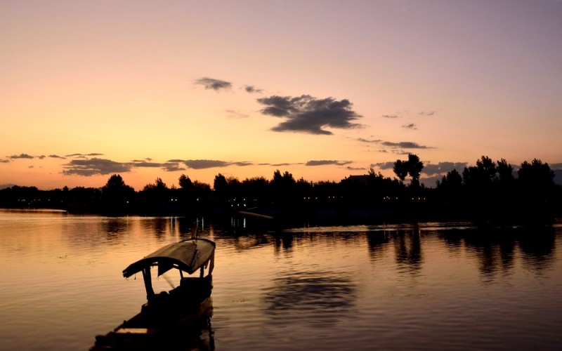 Srinagar Dal lake